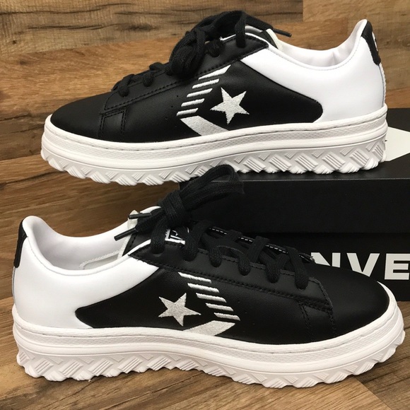 CONVERSE LOW TOP BRAND NEW - Picture 2 of 16